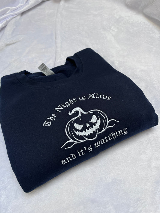 XL The night is alive sweatshirt