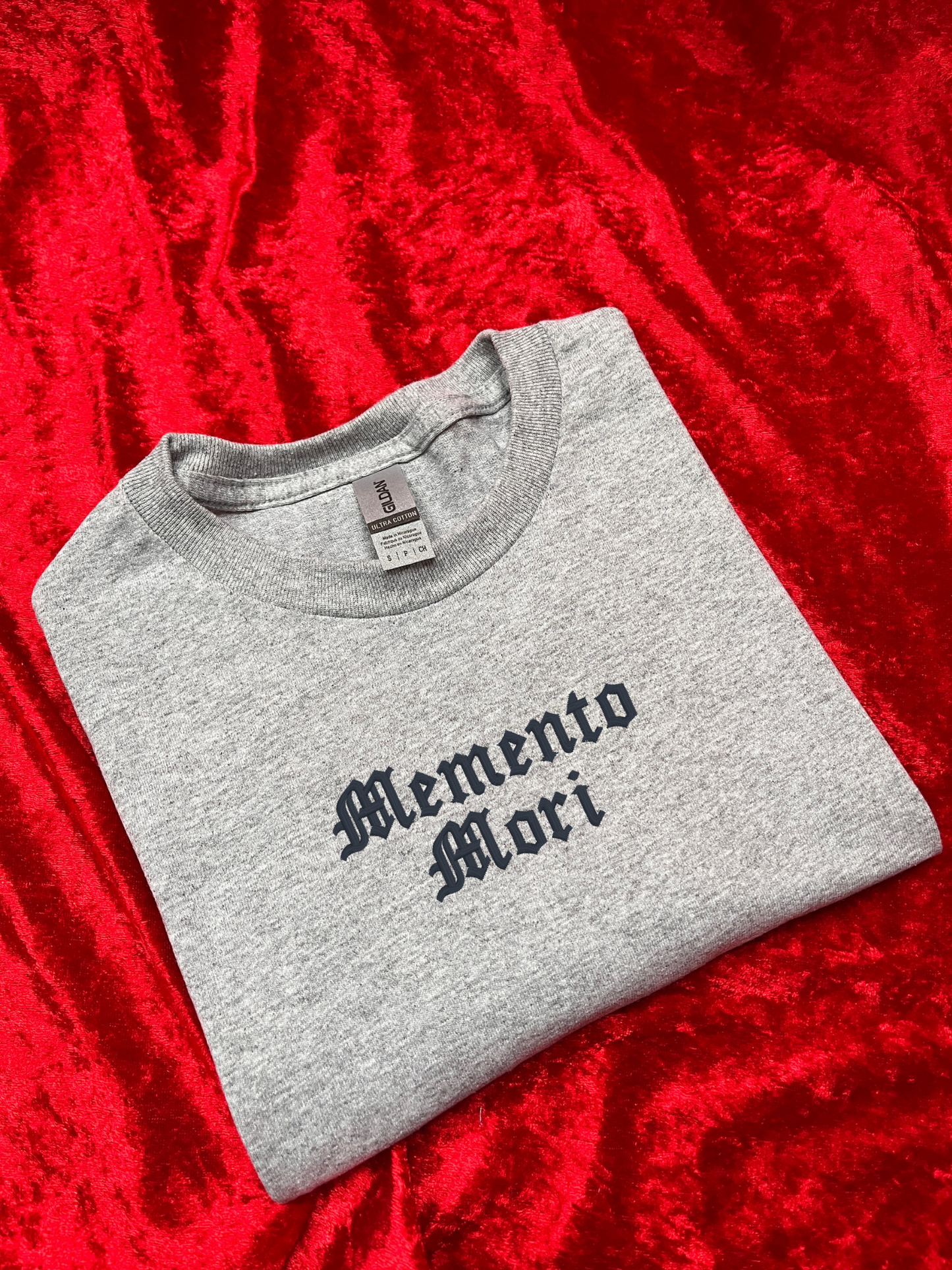 Memento Mori Sweatshirt / T-Shirt