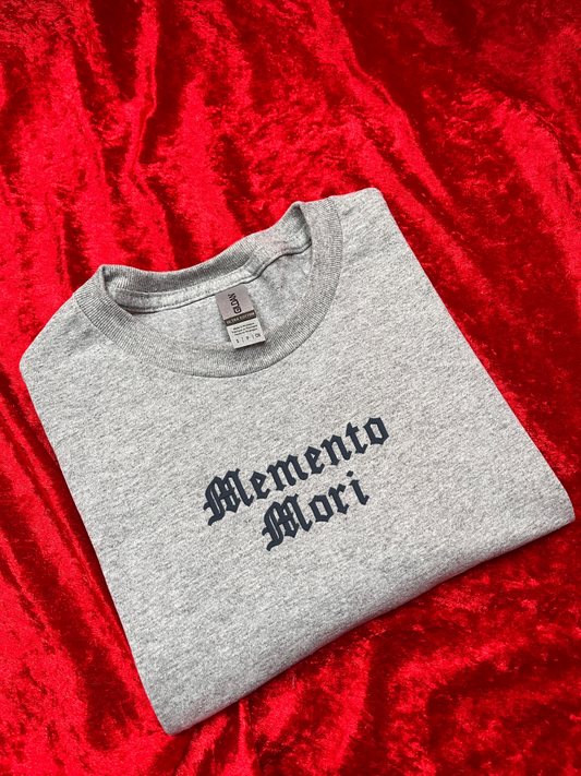 Memento Mori Sweatshirt / T-Shirt