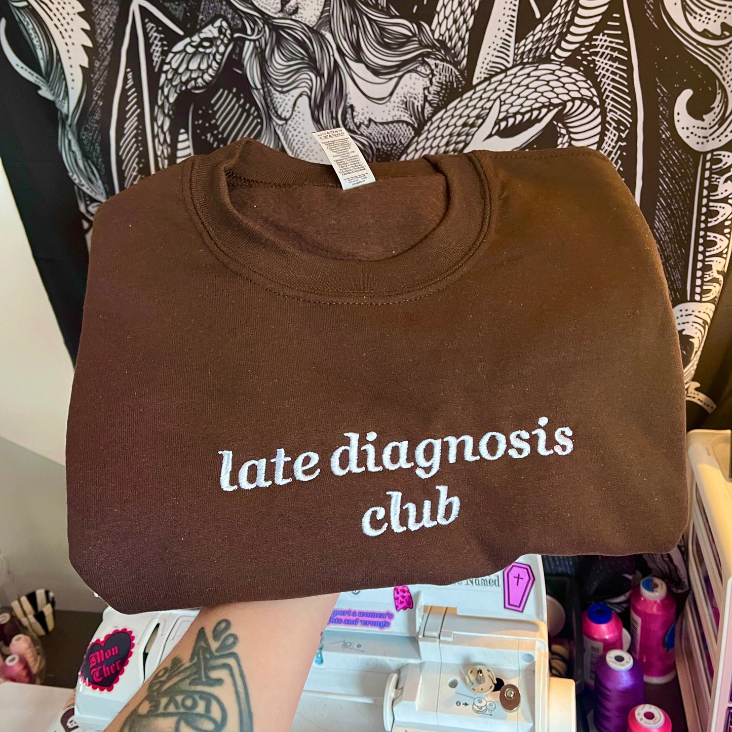 Late Diagnosis Club Swetashirt